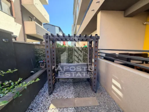 Apartament cu 2 camere, de inchiriat, Giroc, Curte Proprie