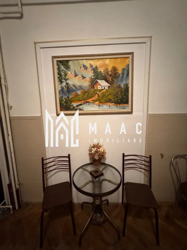 Garsonieră | Parter | Curte | 34 MPU | Pet Friendly | Ultracentral - MAAC Imobiliare vă propune spre închiriere o garsonieră modernă, complet mobilată și utilată, cu o suprafață utilă de 34 mp, situată într-o zonă excelentă, aproape de facultățile din Sibiu, centrul orașului și principalele puncte de interes.

Locuința este ideală pentru studenți, tineri profesioniști sau persoane care își doresc confort, accesibilitate și un stil de viață urban.

Detalii proprietate
Suprafață utilă: 34 mp
Complet mobilată și utilată
Dormitor generos
Bucătărie complet echipată
Baie modernă
Loc special amenajat pentru fumat
Pet Friendly
Dotări și beneficii
Mobilier modern și funcțional
Electrocasnice necesare pentru confortul zilnic
Spațiu bine organizat și luminos
Costuri reduse de întreținere
Disponibilă pentru mutare imediată
Avantaje locație
Aproape de facultățile și universitățile din Sibiu
La câteva minute de centrul istoric
Acces rapid către cele mai importante atracții turistice ale orașului
În apropierea magazinelor de cartier, supermarketurilor, farmaciilor și restaurantelor
Stații pentru mijloacele de transport în comun la câteva minute de mers pe jos
Ideală pentru

 studenți
 tineri profesioniști
 persoane singure sau cupluri
 iubitori de animale de companie
 
Pentru informații suplimentare, menționează codul ID: CP3138166
