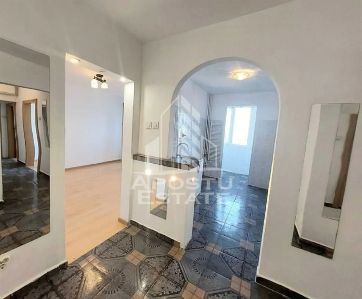 Apartament cu 3 camere, de vanzare, zona Sagului, Timisoara - Agentia imobiliara APOSTU ESTATE va ofera spre vanzare un apartament 3 camere, decomandat, mobilat si utilat, localizat in judetul Timis, Timisoara, zona Sagului.

Apartamentul are o suprafata de 65 mp utili + balcon si este situat la etajul 9 intr-un bloc izolat cu 10 etaje .

- Hol de acces

- Bucatarie

- Living cu balcon inchis

- Dormitor 

- Dormitor

- Baie cu cada si geam

Confortul termic este asigurat prin intermediul termoficarii dar se poate monta centrala proprie pe gaz .

Zona cu numeroase facilitati si puncte de interes precum: acces rapid si usor la mijloacele de transport in comun, Shopping city la cateva minute distanta, si alte supermarket-uri in apropiere, farmacii, institutii de invatamant, restaurante, baruri, cafenele si multe altele.

Agentia imobiliara Apostu Estate va ofera consultanta bancara gratuita prin intermediul colaboratorilor nostri pentru alegerea celui mai potrivit tip de credit, astfel incat tu sa devi noul proprietar al acestui apartament.

Va asteptam cu drag la o vizionare!
CP3052259