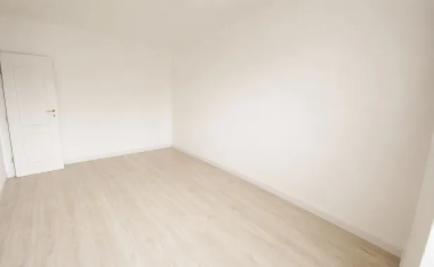 Apartament 4 camere , etaj 1 , strada Aurel Vlaicu !