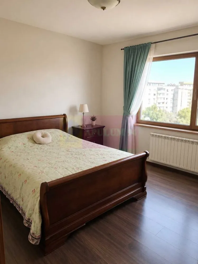 Apartament 4 camere, 98 mp, Vitan Mall, vedere panoramică - Agentia Imobiliara Apulum 94, va propune spre vanzare
Apartament luminos și spațios – Sector 3, zona Vitan Mall
Apartament situat la etajul 8/8, într-o zonă foarte bine conectată din Sector 3, la doar 3 minute de stația de tramvai și în apropiere de București Mall Vitan.
Locuința beneficiază de:
• 3 dormitoare și living generos
• vedere deschisă asupra orașului
• compartimentare practică și confortabilă
• două băi
• bucătărie separată
• centrală proprie
• acoperiș izolat
Apartamentul este întreținut, curat și pregătit pentru locuire imediată.
Zona oferă acces rapid către:
• centre comerciale
• supermarketuri
• transport public
• restaurante și cafenele
• școli și servicii
Ideal pentru locuit sau investiție.