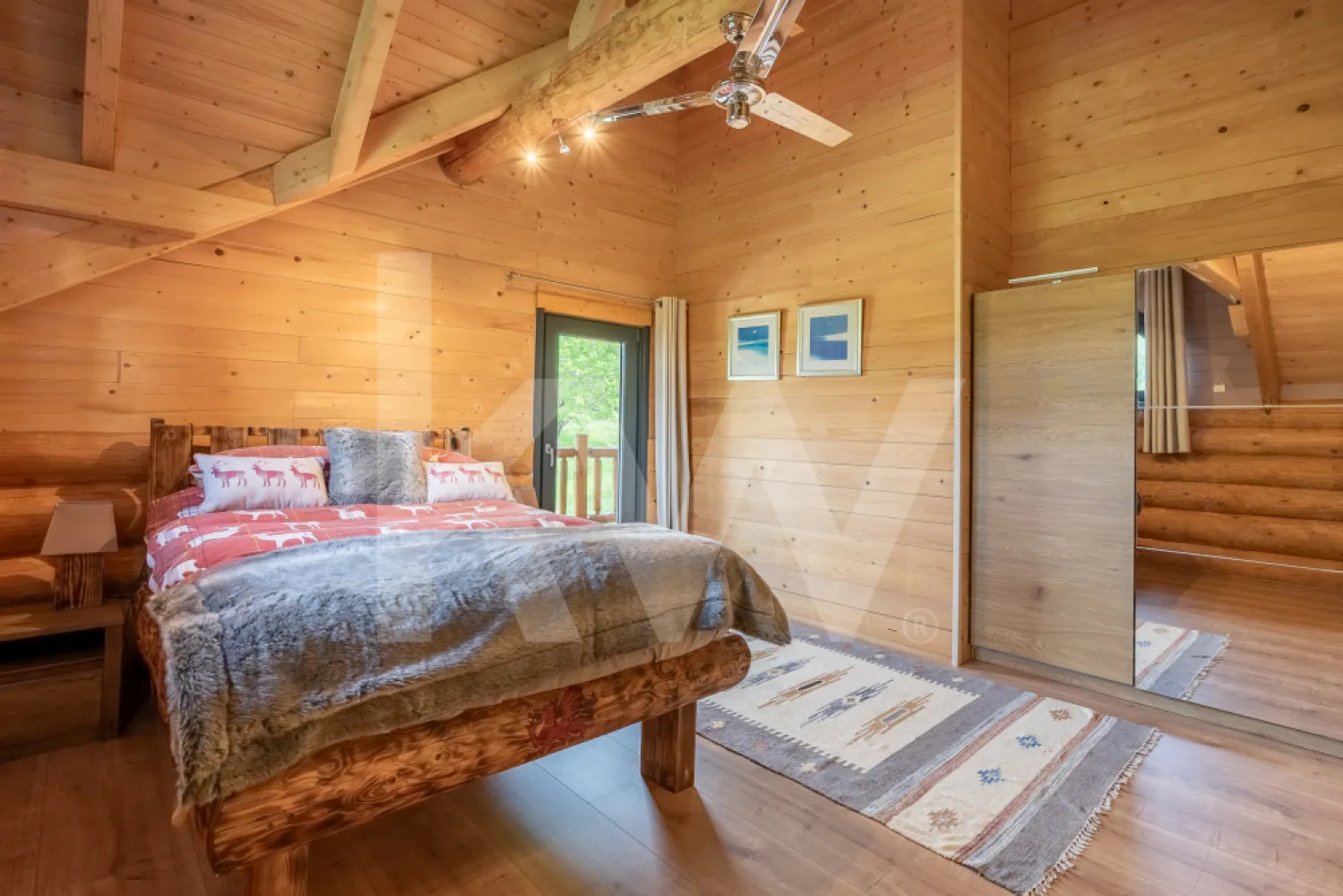 Stil de viață de vânzare – liniște, natură și confort premium