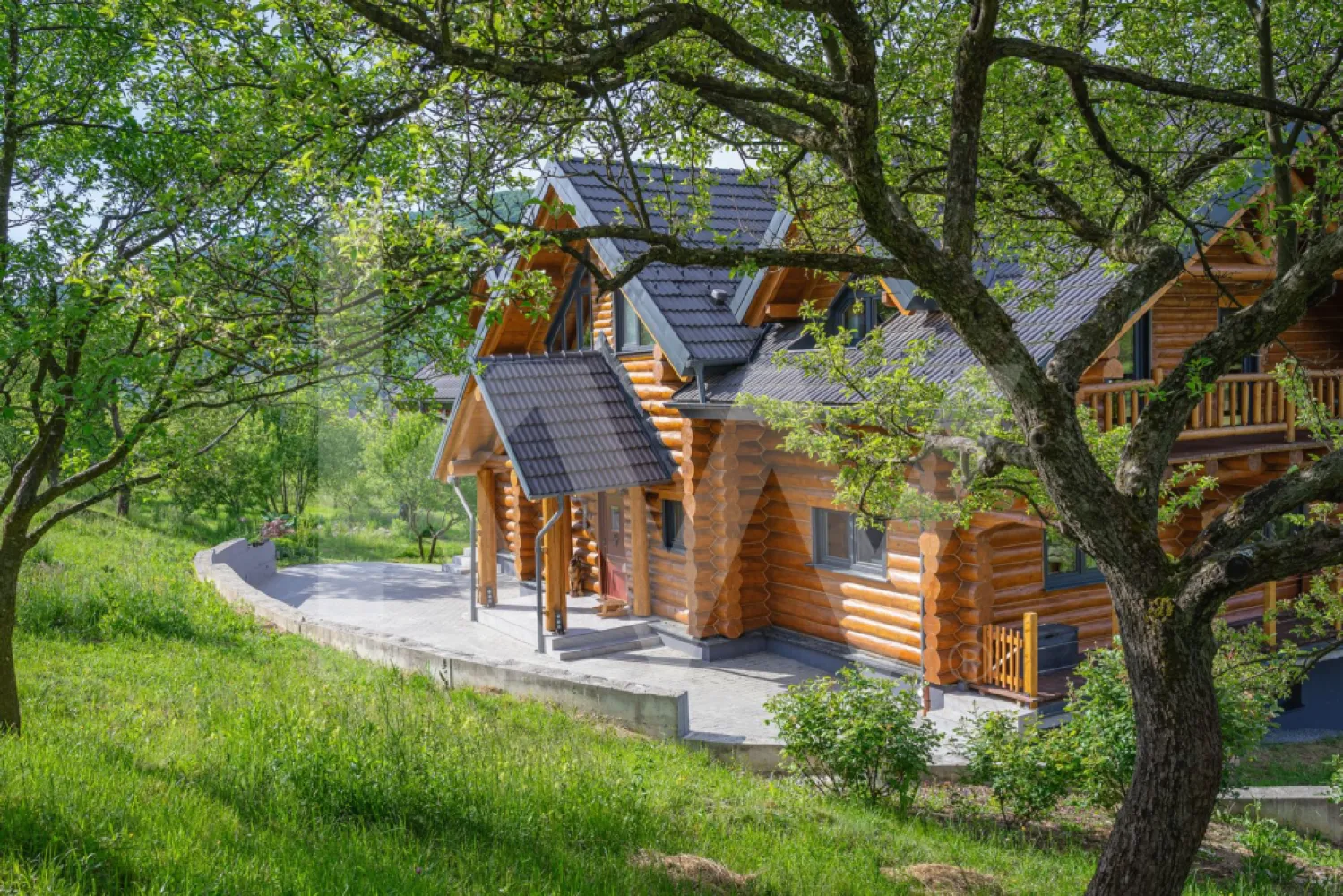 Stil de viață de vânzare – liniște, natură și confort premium