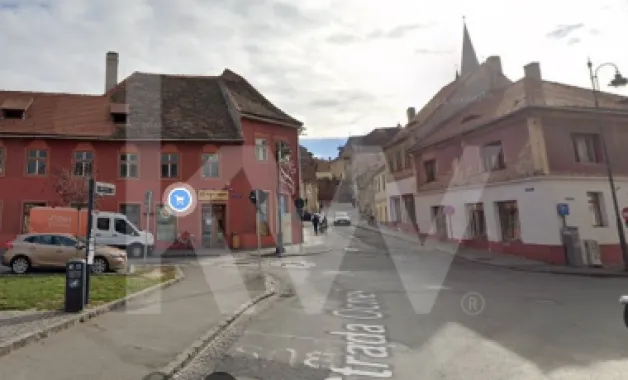 Spatiu comercial stradal 136mp Central Istoric Sibiu preluare chirias