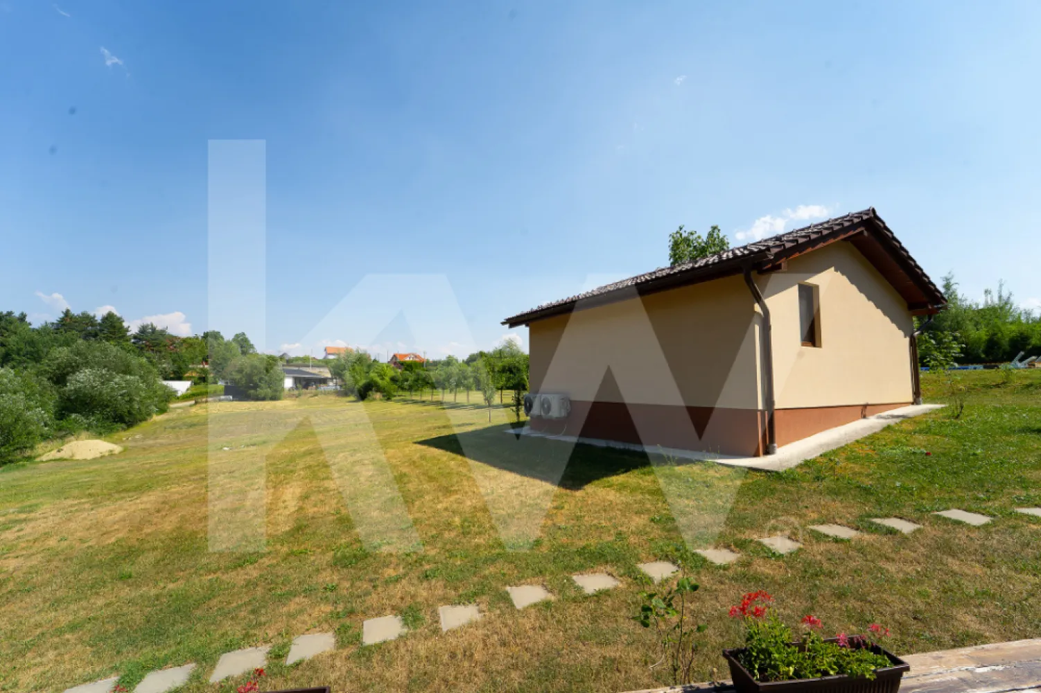 4 Casute de vacanta cu teren de 2000 mp liberi Cisnadioara
