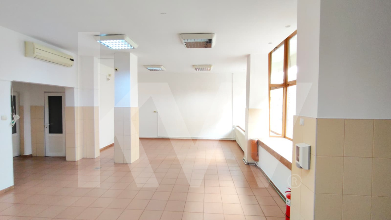 SPATIU COMERCIAL DE INCHIRIAT VALEA AURIE 102 mp
