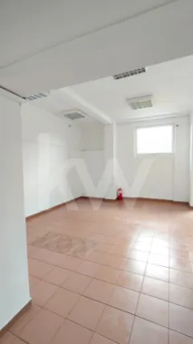 SPATIU COMERCIAL DE INCHIRIAT VALEA AURIE 102 mp