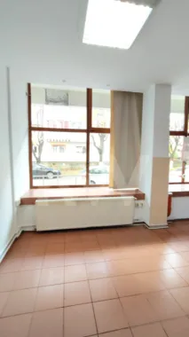 SPATIU COMERCIAL DE INCHIRIAT VALEA AURIE 102 mp