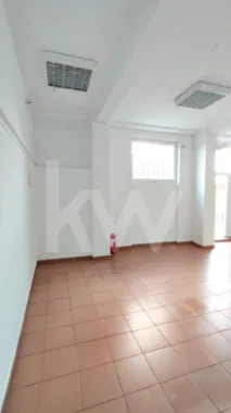 SPATIU COMERCIAL DE INCHIRIAT VALEA AURIE 102 mp