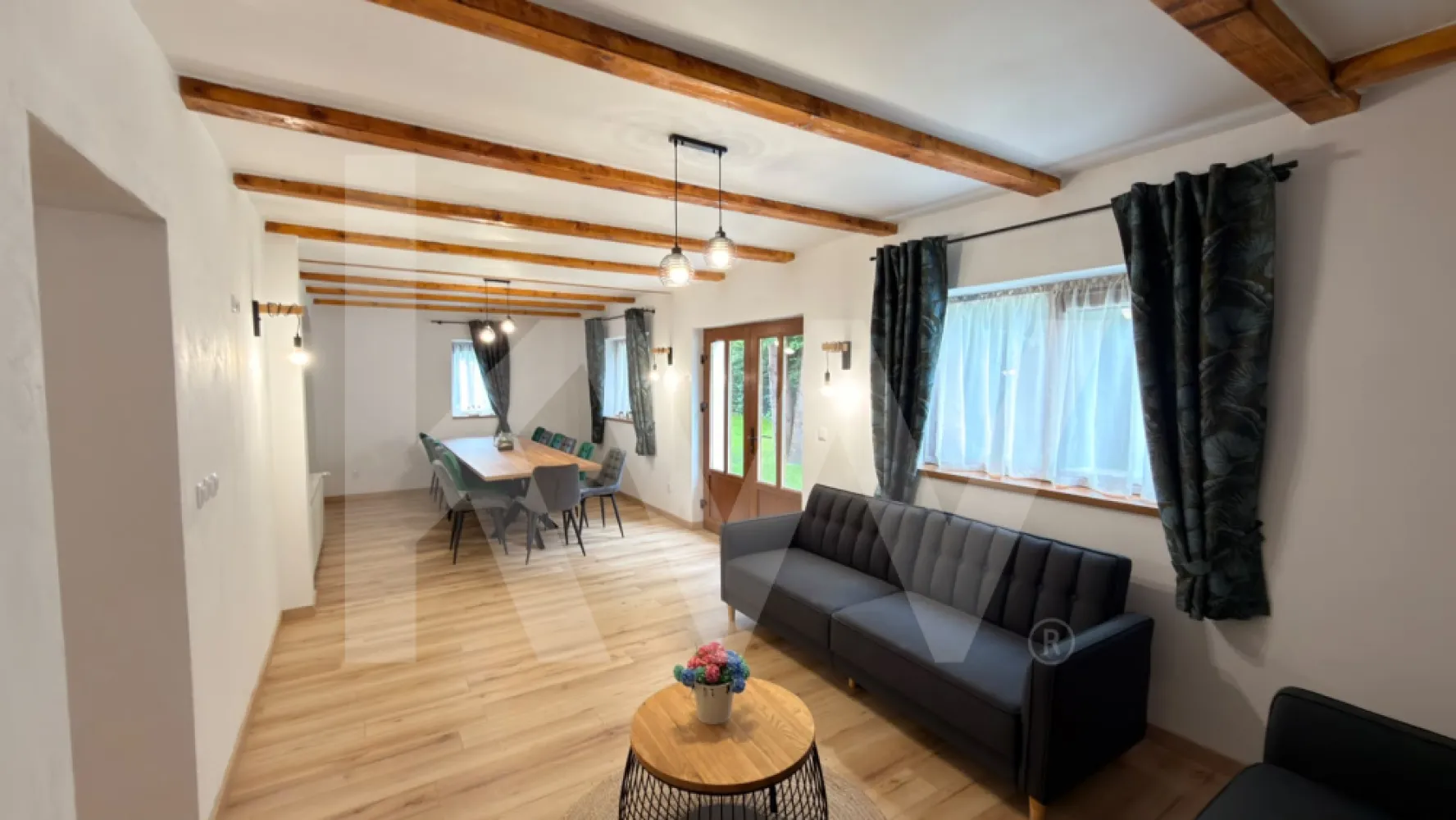 Vila de poveste din Valea Avrigului de vanzare