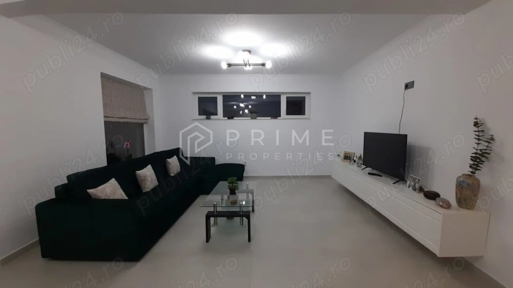 Casă individuală modernă | Livezeni | 120 mp utili | Mobilată Utilată - Există un tip de casă pe care nu trebuie să ți-o imaginezi — poți să intri direct în ea, în realitate
Aceasta este una dintre ele.
Situată în ansamblul rezidențial Livezeni, printre alte case individuale, într-o zonă fără zgomot și trafic, proprietatea combină arhitectura modernă cu un nivel de finisare și dotare care elimină orice investiție suplimentară la preluare.
Ce oferă concret:

✔ Parter fluid și luminos: bucătărie open-space cu loc de servit + living spațios — ambele cu ieșire directă pe terasă, spre grădina cu gazon
✔ Etaj dedicat odihnei: 3 dormitoare, dressing, baie — 2 dormitoare cu balcon propriu
✔ Încălzire în pardoseală la parter și la etaj (centrală Romstal) — deci fără calorifere, pentru un confort sporit
✔ Electrocasnice profesionale, plită pe inducție — bucătărie gata de folosit
✔ Teren 470 mp amenajat: terasă, gazon, pavaj, parcare
✔ Utilități complete: gaz, apă, canalizare, curent, CATV, internet
✔ Stradă pavată, cartier de case individuale — liniște reală

Construcție 2021, finalizare 2023. Mobilată și utilată complet.

Promisiunea Prime Properties:
Vă oferim siguranță, transparență și servicii impecabile pe tot parcursul drumului către casa ideală. Dacă această proprietate nu corespunde nevoilor dumneavoastră, lăsați-ne să găsim alternativa potrivită stilului dumneavoastră de viață.
Pentru informații suplimentare și programarea unei vizionări, vă rugăm să ne contactați.
