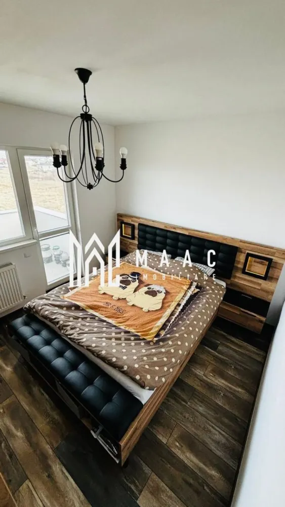 Apartament 3 camere 2 bai 2 balcoane Loc de parcare - Vă prezentăm un apartament deosebit cu 3 camere decomandate, situat în ansamblul rezidențial West Parc Residence, ideal pentru familii, inchiriere pe termen lung sau regim hotelier.

Locuința este amplasată la etajul 3 al unui imobil prevăzut cu lift și beneficiază de o compartimentare excelentă, oferind o suprafață utilă de 60 mp, la care se adaugă două balcoane generoase, fiecare cu o suprafață de 8 mp.

Apartamentul se vinde exact ca în fotografii (fara cele 2 televizoare , masina de spalat si uscator) fiind pregătit pentru mutare imediată (Ready to Move), fără investiții suplimentare.

Compartimentare:

Living spațios și luminos
2 dormitoare confortabile
Bucătărie complet mobilată și utilată
2 băi
2 balcoane generoase (16 mp în total)
Hol cu spații de depozitare

Avantaje:
✔ Compartimentare decomandată
✔ Etaj 3 din bloc cu lift
✔ Două băi pentru un plus de confort
✔ Două balcoane spațioase si luminoase
✔ Loc de parcare inclus în preț
✔ Ansamblu rezidențial modern și bine administrat
✔ Mutare imediată

Pentru mai multe detalii specificati CP3149451 la telefon