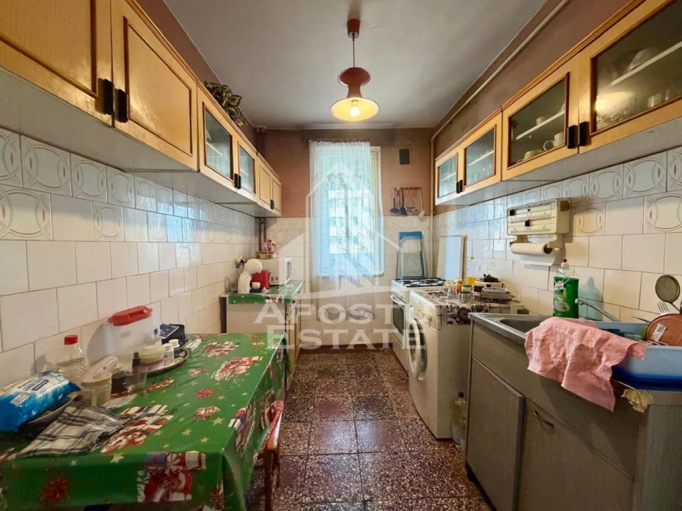 Apartament 2 camere de vanzare, boxa, zona Circumvalatiunii, Timisoara