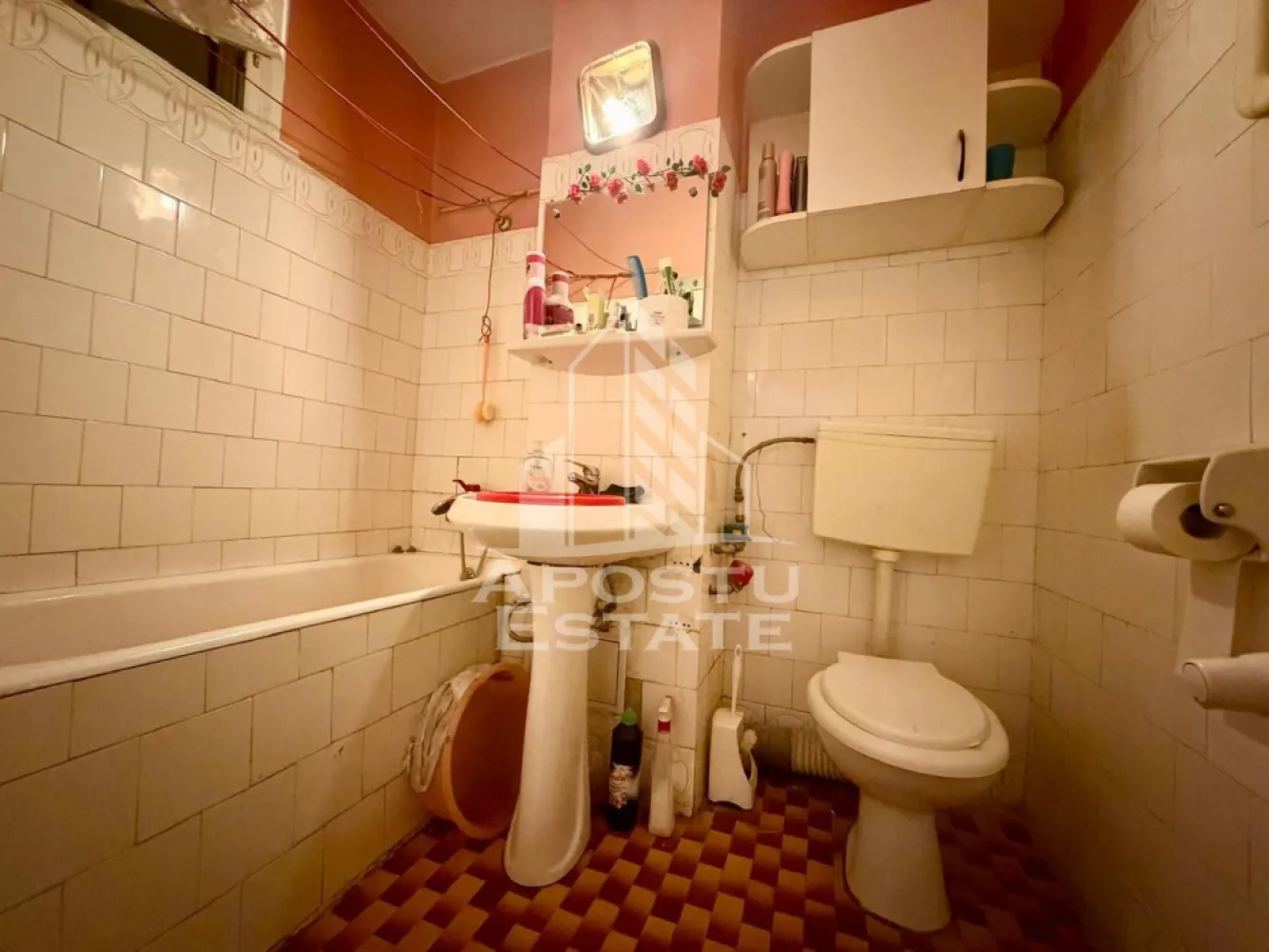 Apartament 2 camere de vanzare, boxa, zona Circumvalatiunii, Timisoara