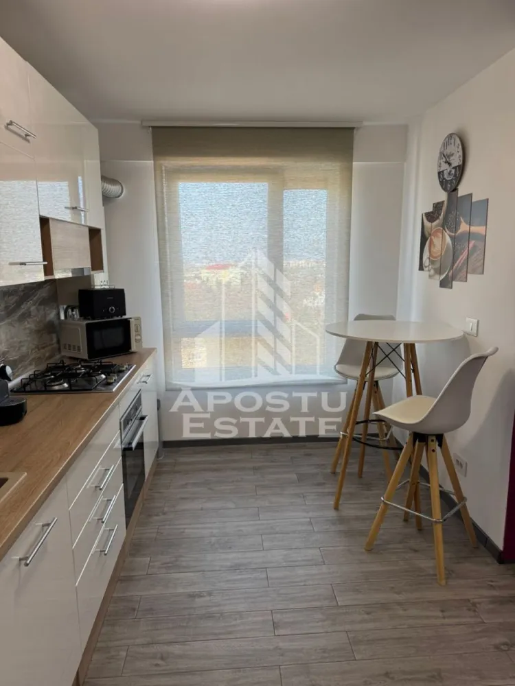 Apartament cu 2 camere , de inchiriat , Zona Aradului , Timisoara - Agentia imobiliara APOSTU ESTATE va propune spre inchiriere un apartament cu 2 camere, spatios si luminos, situat in zona Aradului , o zona linistita si bine pozitionata din Timisoara, potrivit pentru cupluri,familii, sau studenti care isi doresc o locuinta unde sa se simta confortabil si cu acces facil catre scoli, statii de autobuz, supermarketuri , magazine de zona, parcuri.

Suprafata utila: 53 mp
Compartimentare eficienta:
-Hol de acces generos
-Bucatarie complet mobilata si utilata, cu loc de luat masa
-Living luminos si spatios
-Dormitor mobilat si utilat
-Baie prevazuta dus
-Balcon deschis 
Confort si facilitati:
-Incalzirea apartamentului: centrala proprie cu încălzire in pardoseala 
-Apartamentul este complet mobilat si utilat
-loc de parcare inclus in pret 
Localizare:
-Timis,Timisoara, zona Girocului – acces facil spre magazine, supermarketul Lidl, scoli, parcuri si mijloace de transport in comun.

Ideal pentru:
-Familii
-Cupluri
-Studenti
Pret chirie lunara: 450 euro 
Programeaza o vizionare pentru a-ti putea imagina viitorul aici!
ID intern: CP3147930