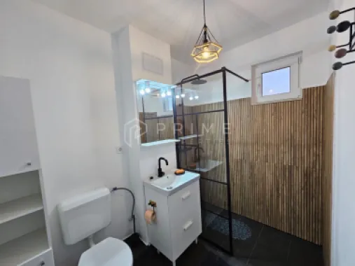 DE ÎNCHIRIAT: Apartament 3 Camere, Modern & Renovate Recent – Zona Tud