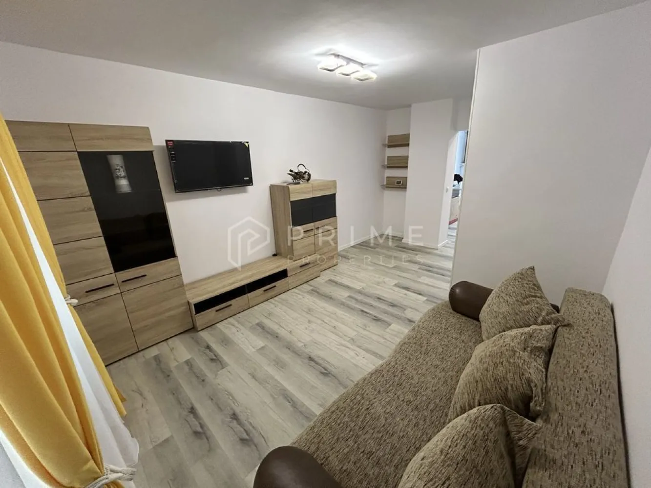 DE ÎNCHIRIAT: Apartament 3 Camere, Modern & Renovate Recent – Zona Tud