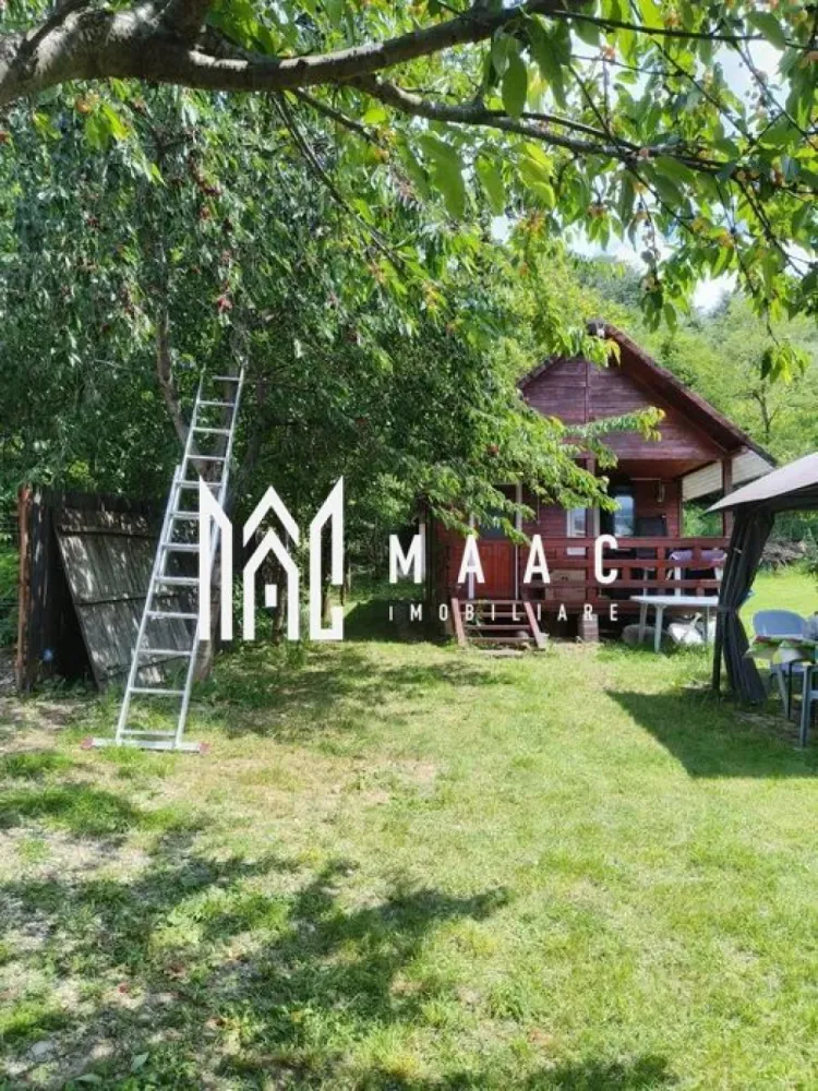 Teren 1040 mp +cabana | Goranu | - MAAC Imobiliare vă propune spre vânzare un teren intravilan cu o poziționare deosebită în cartierul Goranu, pe strada Cella Delavrancea, într-o zonă liniștită, la marginea pădurii, ideală pentru cei care își doresc să îmbine confortul urban cu frumusețea naturii.
Proprietatea beneficiază de o suprafață generoasă și de un cadru natural aparte, oferind intimitate, aer curat și o panoramă plăcută, la doar câteva minute de centrul municipiului Râmnicu Vâlcea.
Caracteristici:
Teren intravilan construibil
Suprafață: 1.040 mp
Regim de înălțime permis: P+4
Deschidere și acces facil
Poziționare excelentă, la marginea pădurii
Zonă liniștită și aerisită
Construcții existente:
Cabană din lemn amplasată pe teren
Clădire din beton compartimentată în două încăperi, utilizată în prezent ca beci și spațiu de depozitare
Utilități:
Apă curentă pe teren
Curent electric pe teren
Gaze naturale la limita proprietății
Acces facil către rețelele urbane
Avantaje:
Amplasare exclusivistă, în imediata apropiere a pădurii
La aproximativ 2 minute de centrul orașului cu autoturismul
Ideal pentru construcția unei locuințe individuale, vile sau investiție imobiliară
Cadru natural deosebit, cu multă liniște și intimitate
Acces rapid către școli, magazine, instituții și puncte de interes
Această proprietate reprezintă o oportunitate rară pentru cei care își doresc un teren generos într-o zonă verde, cu potențial excelent de dezvoltare și acces rapid către toate facilitățile orașului.
Pentru mai multe informații și programarea unei vizionări, echipa MAAC Imobiliare vă stă la dispoziție.ID 3132301