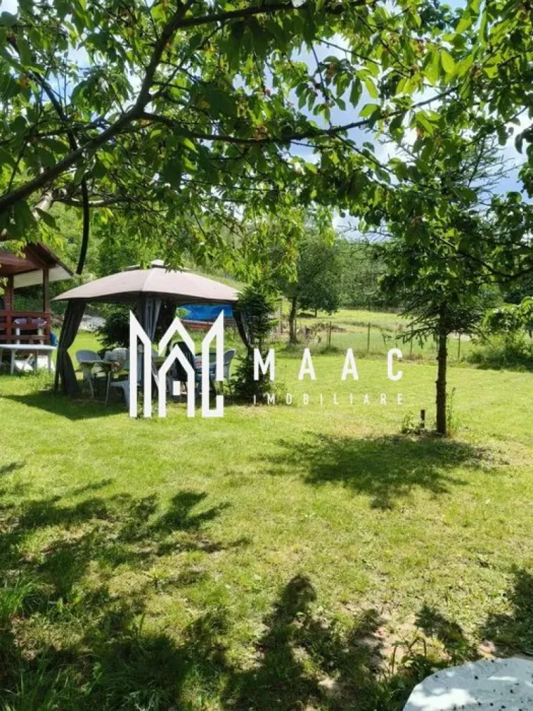 Teren 1040 mp +cabana | Goranu | - MAAC Imobiliare vă propune spre vânzare un teren intravilan cu o poziționare deosebită în cartierul Goranu, pe strada Cella Delavrancea, într-o zonă liniștită, la marginea pădurii, ideală pentru cei care își doresc să îmbine confortul urban cu frumusețea naturii.
Proprietatea beneficiază de o suprafață generoasă și de un cadru natural aparte, oferind intimitate, aer curat și o panoramă plăcută, la doar câteva minute de centrul municipiului Râmnicu Vâlcea.
Caracteristici:
Teren intravilan construibil
Suprafață: 1.040 mp
Regim de înălțime permis: P+4
Deschidere și acces facil
Poziționare excelentă, la marginea pădurii
Zonă liniștită și aerisită
Construcții existente:
Cabană din lemn amplasată pe teren
Clădire din beton compartimentată în două încăperi, utilizată în prezent ca beci și spațiu de depozitare
Utilități:
Apă curentă pe teren
Curent electric pe teren
Gaze naturale la limita proprietății
Acces facil către rețelele urbane
Avantaje:
Amplasare exclusivistă, în imediata apropiere a pădurii
La aproximativ 2 minute de centrul orașului cu autoturismul
Ideal pentru construcția unei locuințe individuale, vile sau investiție imobiliară
Cadru natural deosebit, cu multă liniște și intimitate
Acces rapid către școli, magazine, instituții și puncte de interes
Această proprietate reprezintă o oportunitate rară pentru cei care își doresc un teren generos într-o zonă verde, cu potențial excelent de dezvoltare și acces rapid către toate facilitățile orașului.
Pentru mai multe informații și programarea unei vizionări, echipa MAAC Imobiliare vă stă la dispoziție.ID 3132301