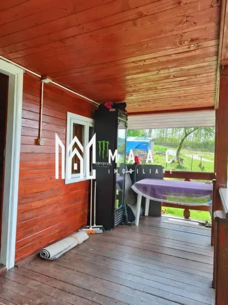 Teren 1040 mp +cabana | Goranu | - MAAC Imobiliare vă propune spre vânzare un teren intravilan cu o poziționare deosebită în cartierul Goranu, pe strada Cella Delavrancea, într-o zonă liniștită, la marginea pădurii, ideală pentru cei care își doresc să îmbine confortul urban cu frumusețea naturii.
Proprietatea beneficiază de o suprafață generoasă și de un cadru natural aparte, oferind intimitate, aer curat și o panoramă plăcută, la doar câteva minute de centrul municipiului Râmnicu Vâlcea.
Caracteristici:
Teren intravilan construibil
Suprafață: 1.040 mp
Regim de înălțime permis: P+4
Deschidere și acces facil
Poziționare excelentă, la marginea pădurii
Zonă liniștită și aerisită
Construcții existente:
Cabană din lemn amplasată pe teren
Clădire din beton compartimentată în două încăperi, utilizată în prezent ca beci și spațiu de depozitare
Utilități:
Apă curentă pe teren
Curent electric pe teren
Gaze naturale la limita proprietății
Acces facil către rețelele urbane
Avantaje:
Amplasare exclusivistă, în imediata apropiere a pădurii
La aproximativ 2 minute de centrul orașului cu autoturismul
Ideal pentru construcția unei locuințe individuale, vile sau investiție imobiliară
Cadru natural deosebit, cu multă liniște și intimitate
Acces rapid către școli, magazine, instituții și puncte de interes
Această proprietate reprezintă o oportunitate rară pentru cei care își doresc un teren generos într-o zonă verde, cu potențial excelent de dezvoltare și acces rapid către toate facilitățile orașului.
Pentru mai multe informații și programarea unei vizionări, echipa MAAC Imobiliare vă stă la dispoziție.ID 3132301