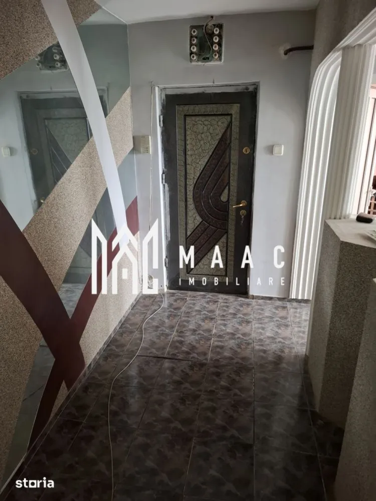 Apartament 4 camere | Ostroveni | 88.71 mpu | 2 balcoane | 2 bai | - MAAC Imobiliare vă propune spre vânzare un apartament spațios cu 4 camere decomandate, amplasat stradal, la bulevard, într-o zonă foarte bine cotată din Râmnicu Vâlcea. Cu o compartimentare practică și o suprafață generoasă, această proprietate este ideală pentru o familie care își dorește confort, accesibilitate și posibilitatea de a personaliza locuința după propriul stil.
Caracteristici:
Apartament cu 4 camere decomandate
Suprafață utilă: 79,02 mp
Suprafață totală: 88,71 mp
2 balcoane cu suprafață totală de 9,69 mp
Etajul 7
Amplasare stradală, la bulevard
Bloc bine întreținut
Lift nou
Ideal pentru locuit sau investiție
Compartimentare:
Living generos de 15,88 mp
3 dormitoare
Bucătărie
2 băi
Hol spațios
2 balcoane
Bloc prevăzut cu lift nou
Avantaje:Compartimentare decomandată, ideală pentru o familie
Suprafață generoasă și funcțională
Două băi pentru un plus de confort
Două balcoane ce oferă spațiu suplimentar
Poziționare excelentă, cu acces rapid către principalele puncte de interes ale orașului
Vecini liniștiți și scară bine întreținută
Necesită modernizare, oferind posibilitatea amenajării după propriile preferințe, fără compromisuri și fără costuri pentru modificarea unor renovări existente
Această proprietate reprezintă o oportunitate excelentă pentru cei care caută un apartament generos într-o zonă foarte bună din Râmnicu Vâlcea, cu potențial ridicat de personalizare și valoare pe termen lung.
Pentru mai multe informații și programarea unei vizionări, echipa MAAC Imobiliare vă stă la dispoziție.ID 3147822