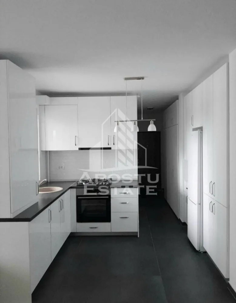 Apartament 3 camere bloc nou Aradului - Apostu Estate va propune spre inchiriere un apartament cu 3 camere in Calea Aradului.

Apartamentul se afla la etajul 4,intr-un imobil nou cu 8 etaje,cu o suprafata de 70 mp.

 

Compartimentare

 

Bucatarie cu living open space

Balcon

Hol

Dormitor 1

Baie

Hol 

Dormitor 2

Baie

 

Vecinatatii

 

Vox

Piata

Statie

Supermarket

Facultatea de agronomie

 

Apartamentul este complet mobilat si utilat,dispune de centrala cu incalzire in pardosealaclima,internet,parcare privata.

Disponibil din 1 August!

Va asteptam cu drag la o vizionare!

 

 

ID intern: 9912.
