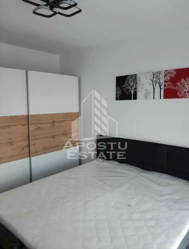 Apartament 3 camere bloc nou Aradului - Apostu Estate va propune spre inchiriere un apartament cu 3 camere in Calea Aradului.

Apartamentul se afla la etajul 4,intr-un imobil nou cu 8 etaje,cu o suprafata de 70 mp.

 

Compartimentare

 

Bucatarie cu living open space

Balcon

Hol

Dormitor 1

Baie

Hol 

Dormitor 2

Baie

 

Vecinatatii

 

Vox

Piata

Statie

Supermarket

Facultatea de agronomie

 

Apartamentul este complet mobilat si utilat,dispune de centrala cu incalzire in pardosealaclima,internet,parcare privata.

Disponibil din 1 August!

Va asteptam cu drag la o vizionare!

 

 

ID intern: 9912.