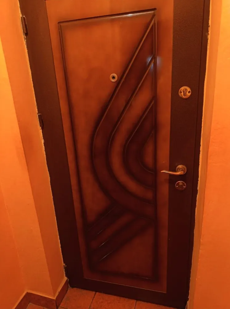 De vanzare apartament cu 2 camere, et. 2, Micro 13, 53.000 euro - Se oferă spre vânzare apartament cu 2 camere, situat în zona Micro 13, la etajul 2, într-o locație practică și bine conectată.
Locuința este amplasată aproape de Lidl și Supeco, având acces facil la magazine, transport și alte puncte de interes din zonă.
Caracteristici:
- 2 camere
- Etaj 2
- Centrală termică proprie
- Geamuri termopan
- Apartamentul necesită renovare, oferind posibilitatea de amenajare după propriul gust și nevoi
Preț: 53.000 €
Ideal atât pentru locuit, cât și pentru investiție. Pentru mai multe detalii sau programarea unei vizionări, vă rugăm să ne contactați 0741.030.291 Marilena.