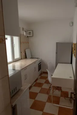 BRASADAS închiriază garsoniera et 9/9 40mp Dimtrie Cantemir.