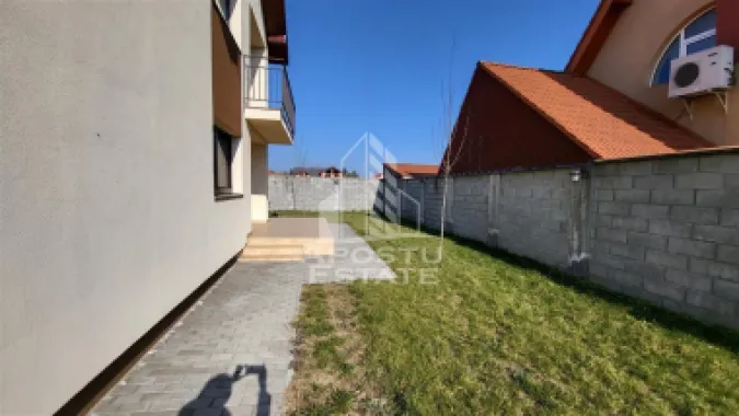 Casa individuala cu 4 camere,2 garaje,Dumbravita