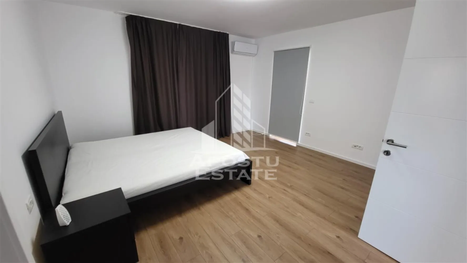 Casa individuala cu 4 camere,2 garaje,Dumbravita