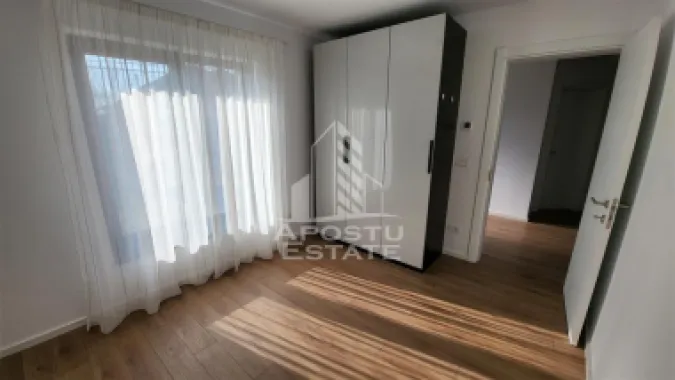 Casa individuala cu 4 camere,2 garaje,Dumbravita