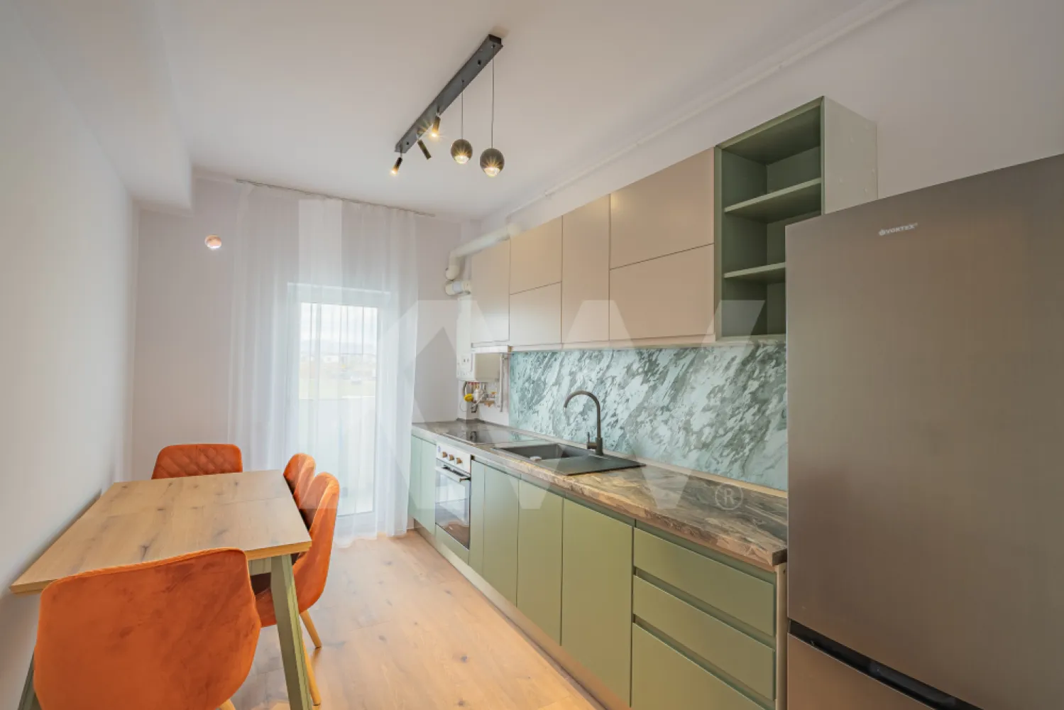 Apartament nou deosebit, prima închiriere – Stil, confort, soare – Selimbar