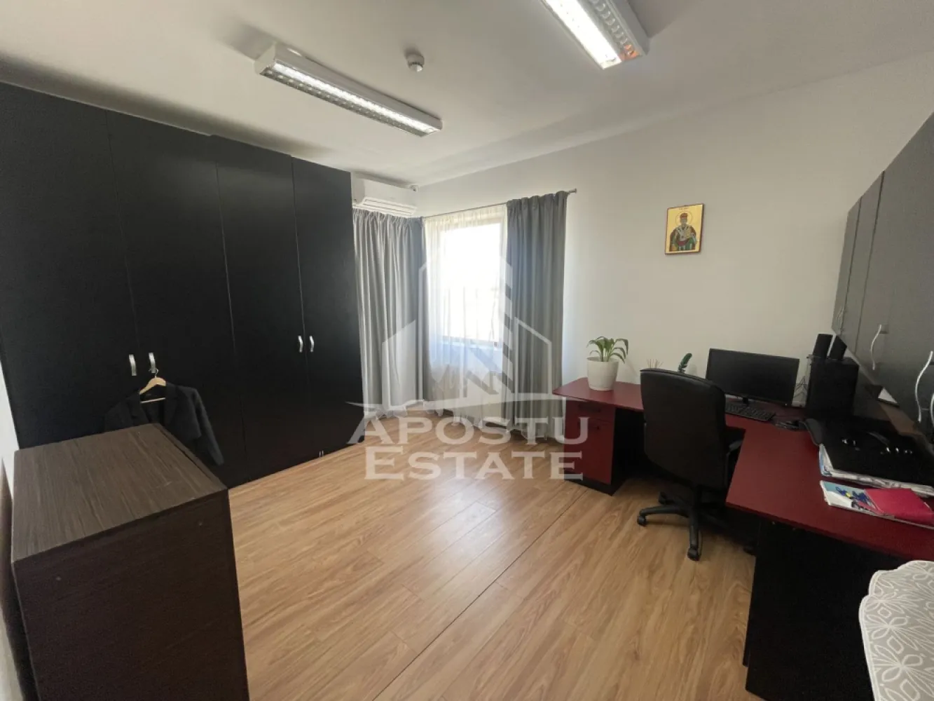 Casa P+1E, 262 mp utili, 10 locuri parcare, Mosnita Noua-Drumul Boilor