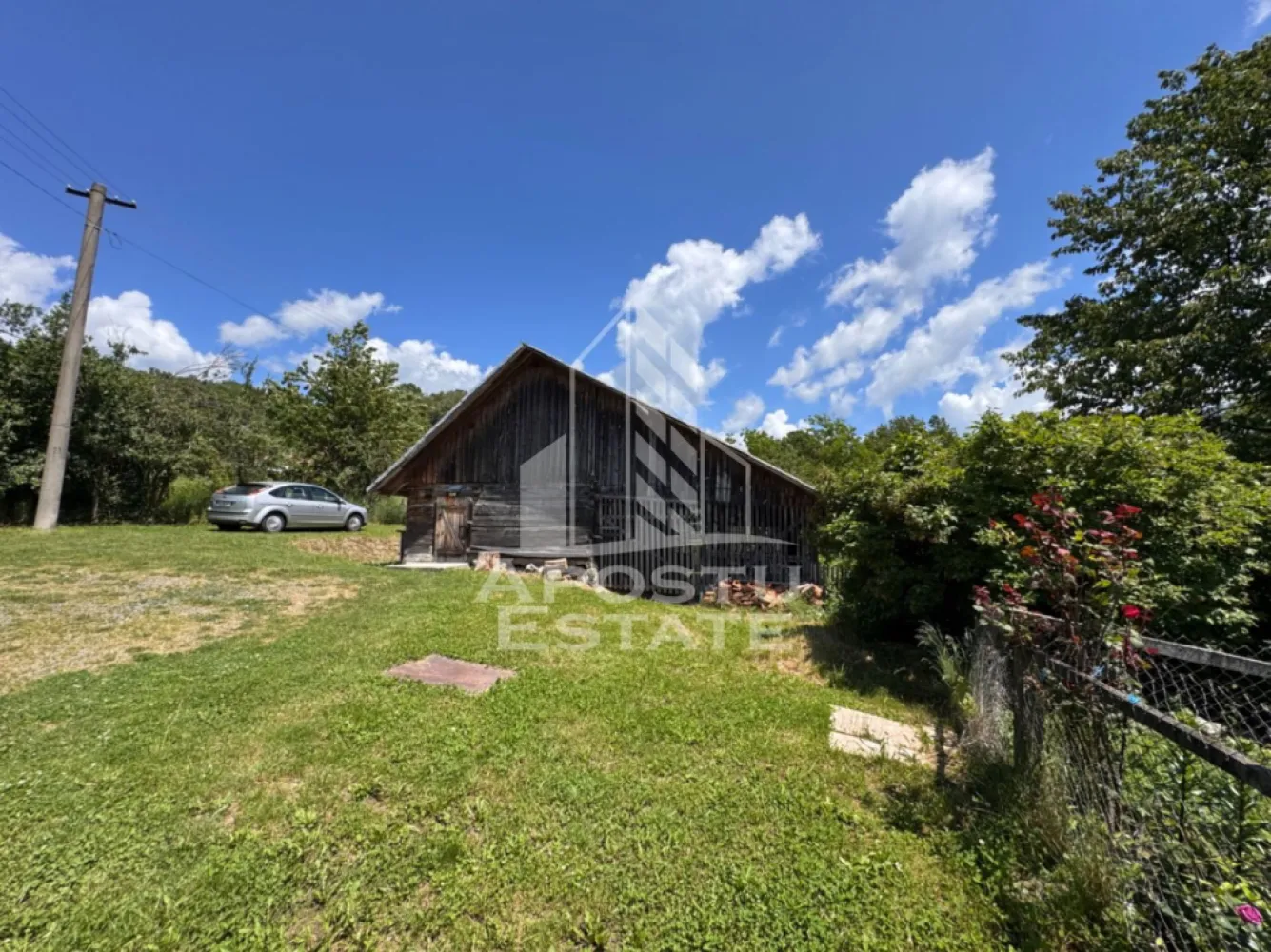 Casa la munte, la cheie, priveliste panoramica, in sat Ret, Hunedoara