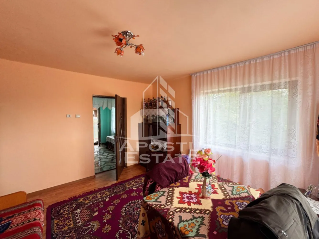 Casa la munte, la cheie, priveliste panoramica, in sat Ret, Hunedoara
