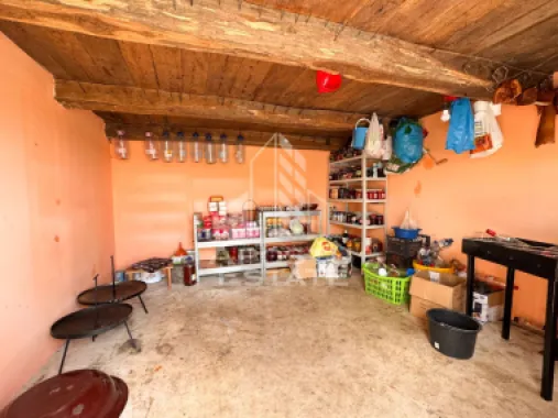 Casa la munte, la cheie, priveliste panoramica, in sat Ret, Hunedoara