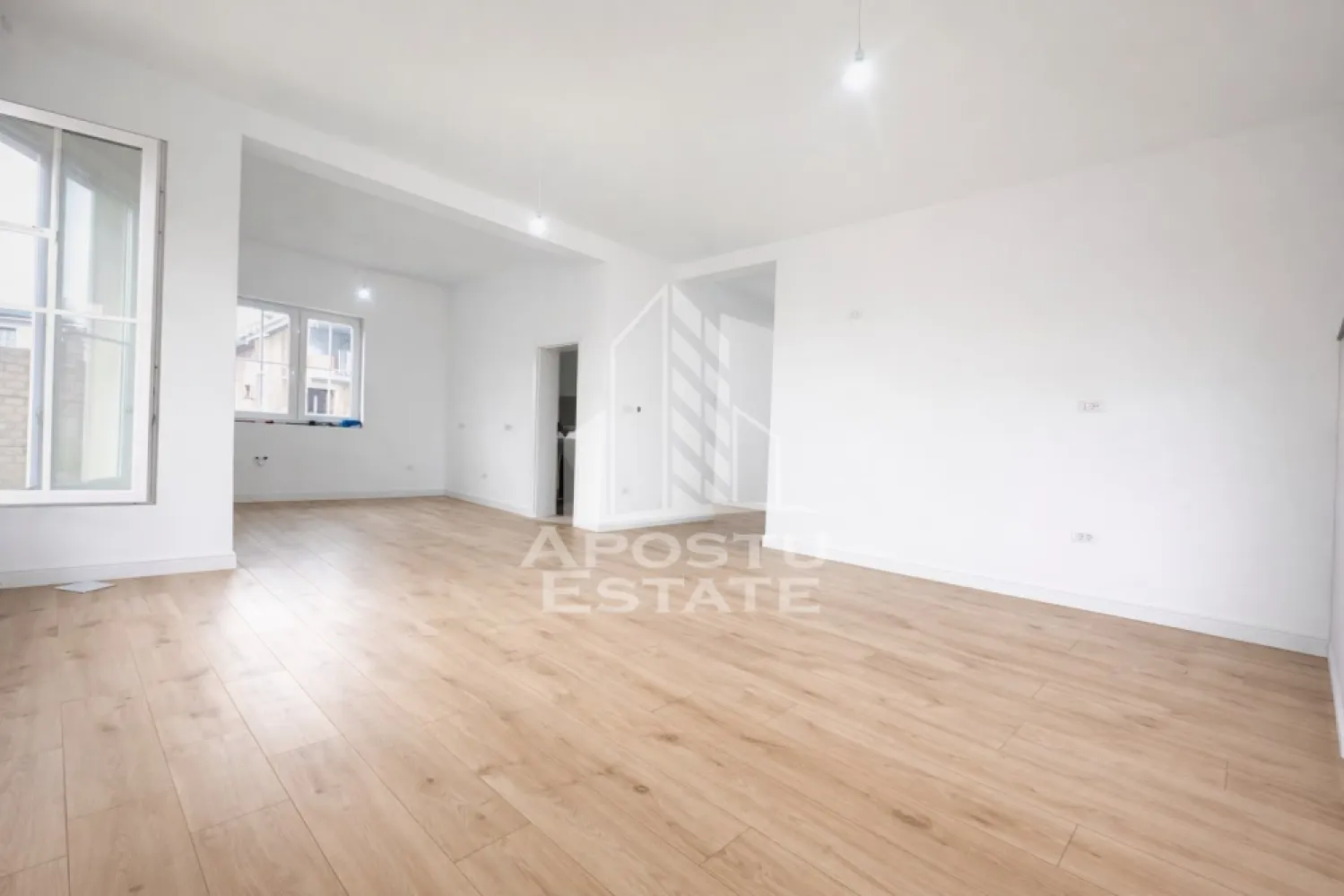 Casa noua premium 613 mp teren