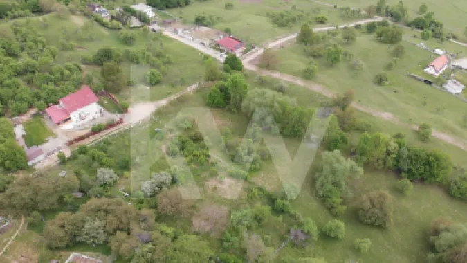 Teren intravilan în Cisnădioara – Panoramă spre Cetate și munții Fǎgǎraș