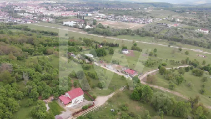 Teren intravilan în Cisnădioara – Panoramă spre Cetate și munții Fǎgǎraș