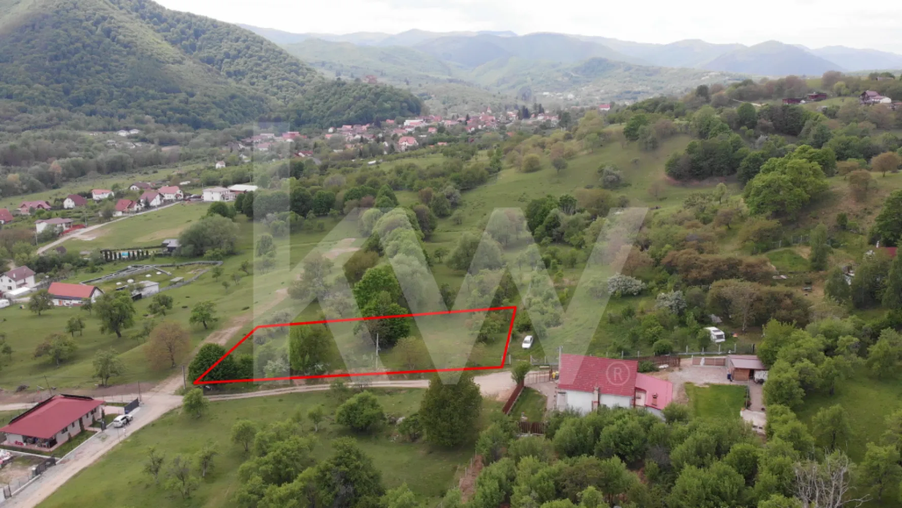Teren intravilan în Cisnădioara – Panoramă spre Cetate și munții Fǎgǎraș