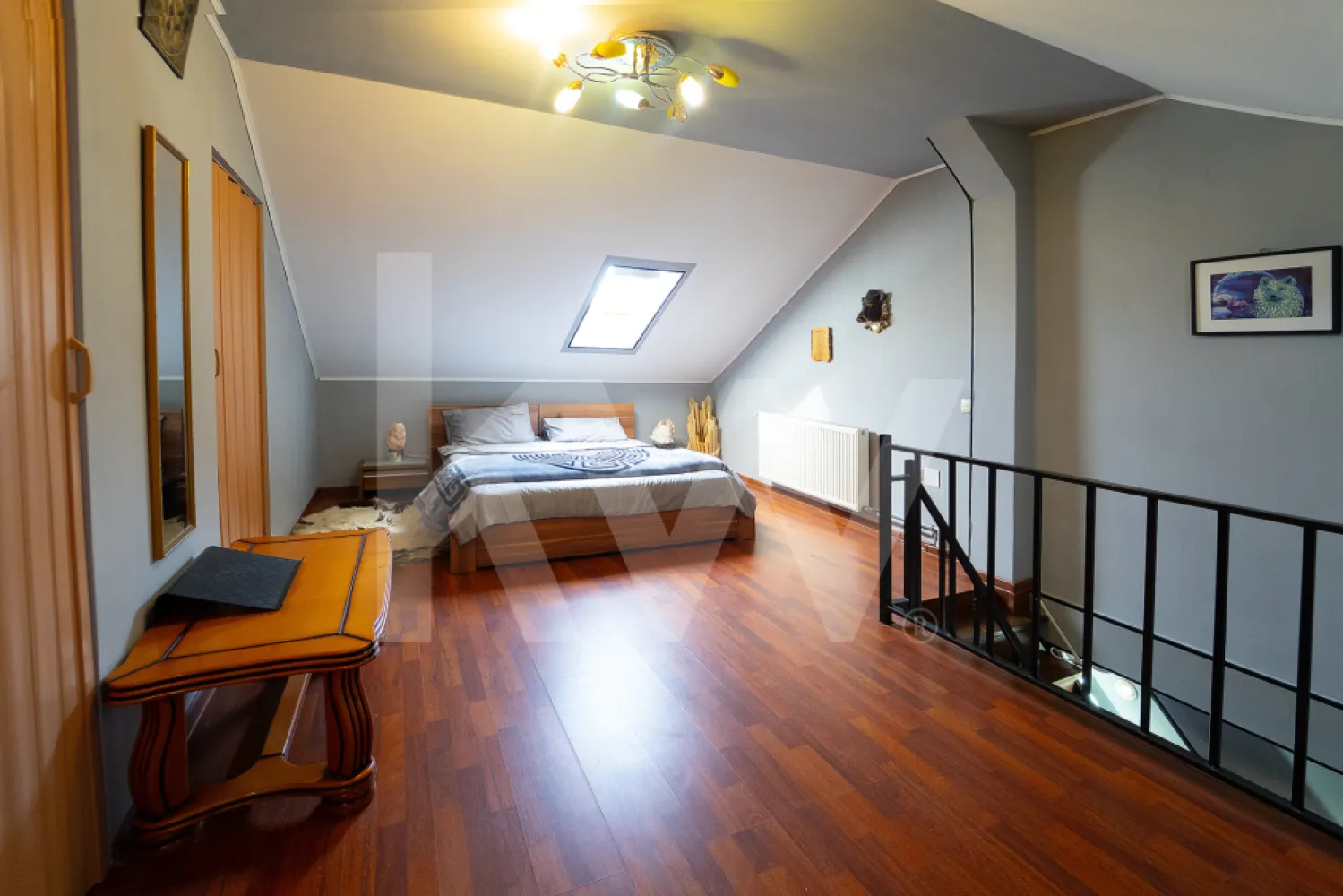Apartament tip mansarda , decomandat , pe 2 niveluri , 92 mp utili