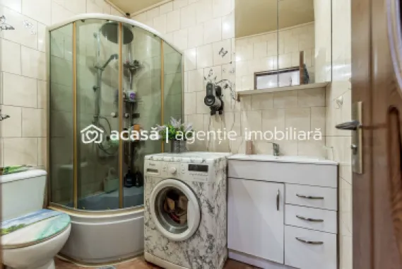 Apartament în centru cu acces auto și garaj propriu