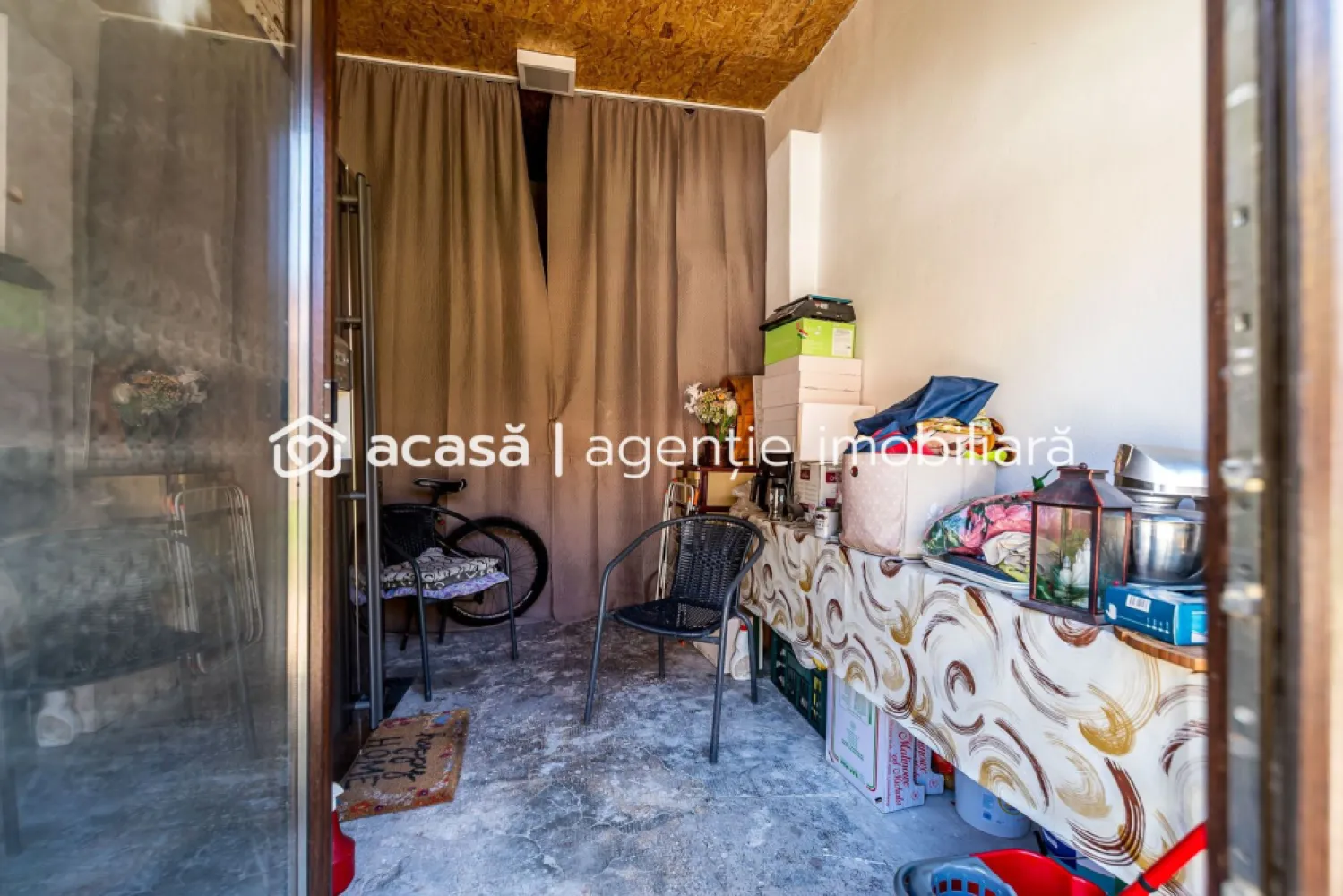 Apartament în centru cu acces auto și garaj propriu