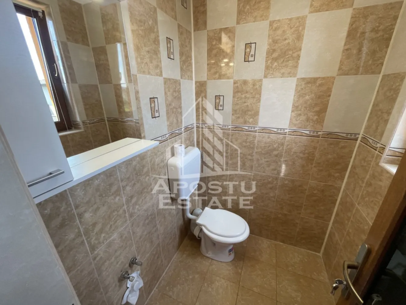 Casa P+1E, depozit 100mp, curte betonata, Mosnita Noua-Drumul Boilor