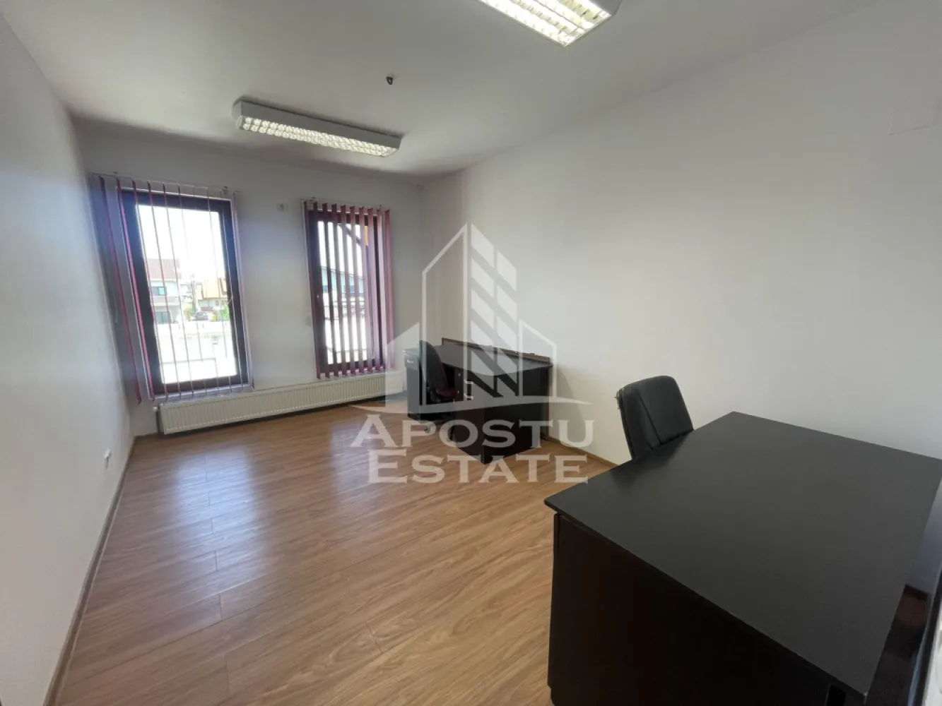 Casa P+1E, depozit 100mp, curte betonata, Mosnita Noua-Drumul Boilor