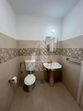 Casa curte comuna , 2 camere in Parneava