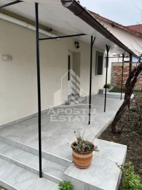 Casa curte comuna , 2 camere in Parneava