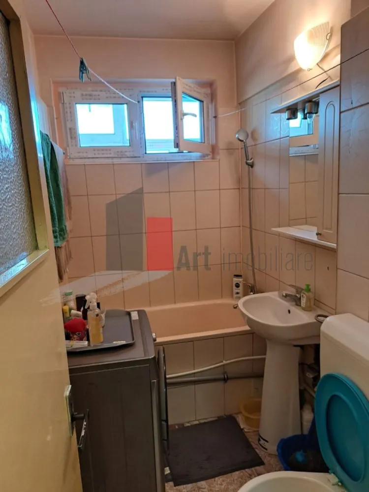 Drumul Taberei - AFI Cotroceni - Drumul Taberei, Orizont, in apropiere de AFI Cotroceni, semistradal, etaj 6/10, confort 1, semidecomandat, 2 balcoane, curat. Blocul se afla langa statii metrou, STB, numeroase centre comerciale, scoli, parc. Actele sunt pregatite pentru vanzare