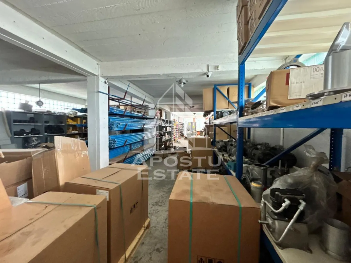 Hala 1094 mp construiti, 1200 mp teren Sacalaz. - APOSTU ESTATE va propune spre vanzare hala , 1094 mp construiti, teren 1200 mp teren, Sacalaz.

Hala are o suprafata de 1094 mp si este structurata pe 3 etaje, fiecare etaj avand 343 mp construiti.
Terenul total este de 1200 mp, si beneficiaza de doua fronturi stradale.Accesul pana la hala se face integral pe asfalt. 
Hala beneficiaza de toate utilitatiile. Putere instalata la curent 70 kVa. De asemenea regasim 84 mp de birori.

Va asteptam la o vizionare.

CP3155539